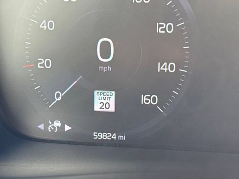 Used 2021 Volvo XC40 T5 Inscription AWD/4WD image 16