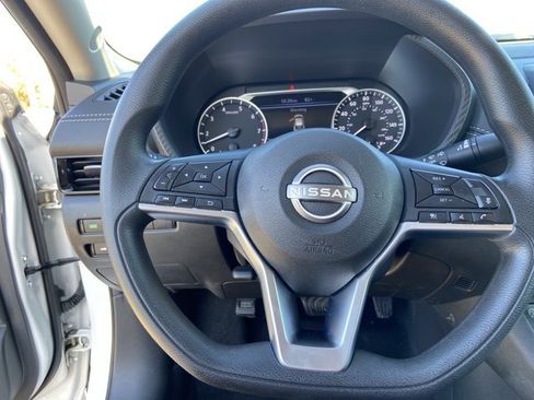 Used 2024 Nissan Sentra SV FWD image 35