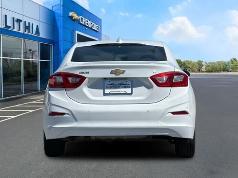 Used 2017 Chevrolet Cruze LT w/ Convenience Package FWD image 7