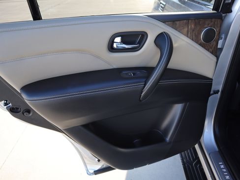 Used 2022 INFINITI QX80 Premium Select w/ Cargo Package image 17