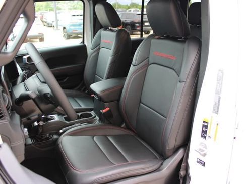 Used 2026 Jeep Gladiator Rubicon AWD/4WD image 15