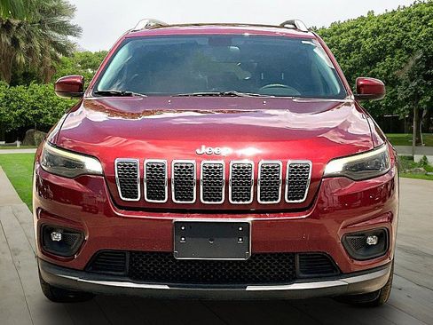 Used 2019 Jeep Cherokee Latitude Plus FWD image 2