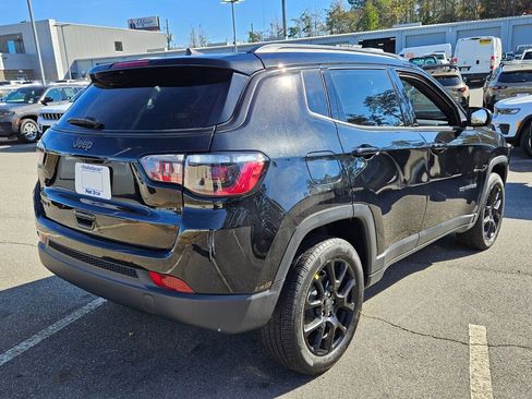 New 2026 Jeep Compass Latitude image 11