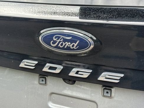 Used 2022 Ford Edge Titanium w/ Equipment Group 301A AWD/4WD image 9