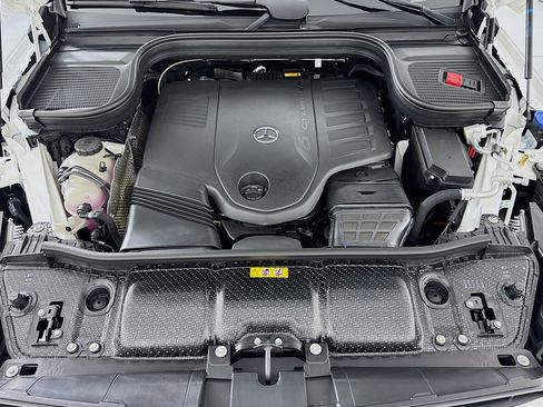 New 2026 Mercedes-Benz GLS 450 4MATIC image 11