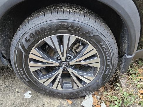 Certified 2023 Nissan Rogue SV image 15