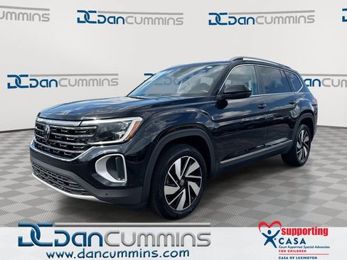 Used 2024 Volkswagen Atlas SEL AWD/4WD image 1