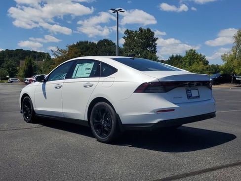 New 2025 Honda Accord SE image 6