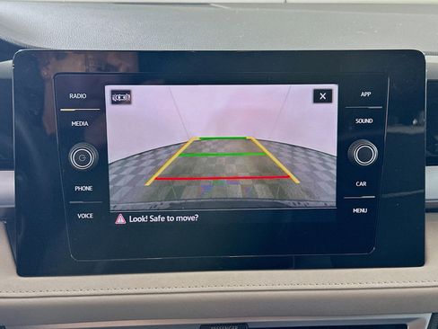 Used 2025 Volkswagen Taos SE image 23