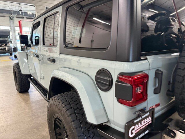 Used 2023 Jeep Wrangler Unlimited Sahara w/ Dual Top Group AWD/4WD image 29