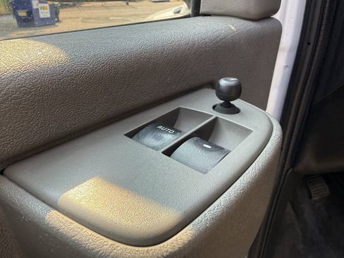 Used 2017 Chevrolet Express 3500 RWD image 26