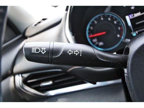 Used 2019 Chevrolet Traverse LT FWD image 17