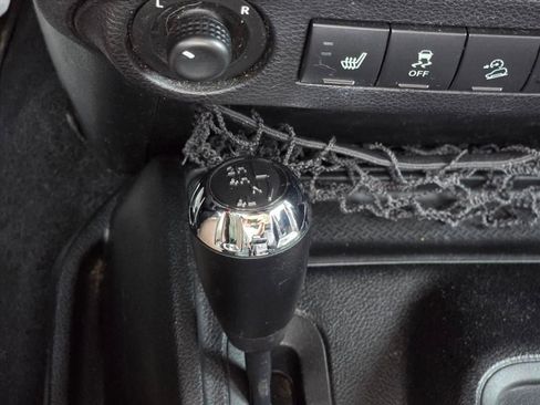 Used 2012 Jeep Wrangler Unlimited Sahara image 19