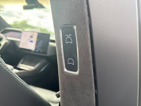Used 2022 Tesla Model X AWD/4WD image 44