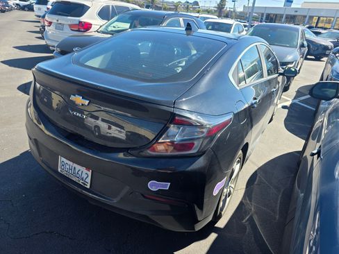 Used 2018 Chevrolet Volt LT image 3
