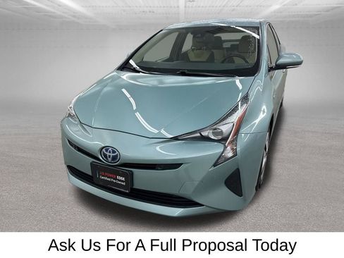 Used 2017 Toyota Prius Three image 7