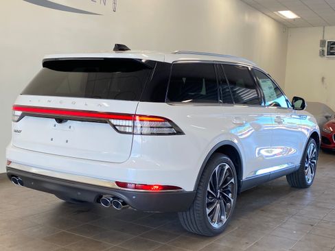 New 2026 Lincoln Aviator Reserve AWD/4WD image 7