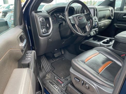 Used 2023 GMC Sierra 2500 AT4 w/ Gooseneck/5TH Wheel Package AWD/4WD image 4