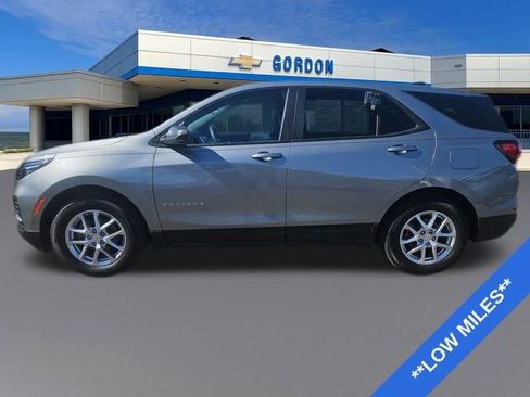 Used 2023 Chevrolet Equinox LS w/ LS Convenience Package image 2