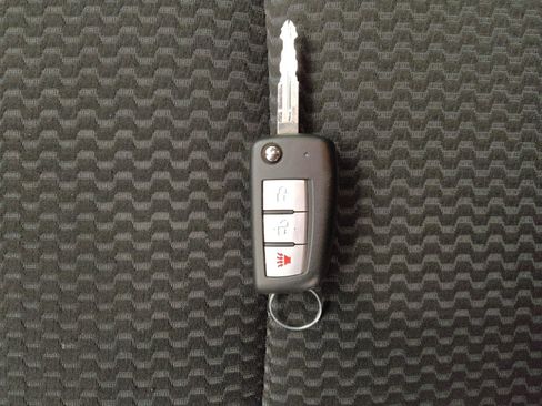 Used 2020 Nissan Rogue Sport S FWD image 32