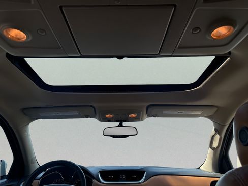 Used 2014 Chevrolet Traverse LT FWD image 20