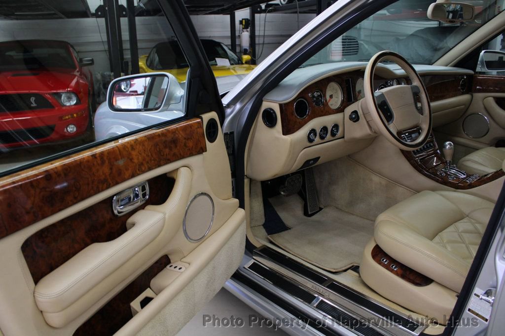 Used 2004 Bentley Arnage T RWD image 17