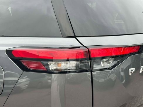 Certified 2024 Nissan Pathfinder SV image 11