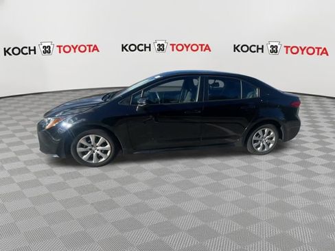 Used 2023 Toyota Corolla LE image 12