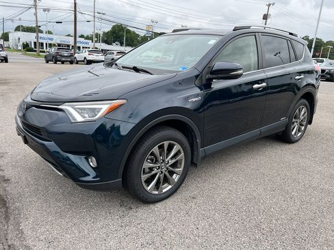 Used 2018 Toyota RAV4 Limited AWD/4WD image 1