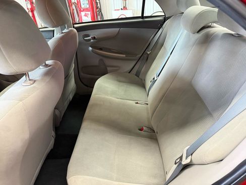 Used 2012 Toyota Corolla LE FWD image 18