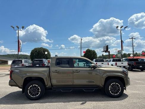 Used 2024 Toyota Tacoma TRD Sport w/ TRD Sport Upgrade Package AWD/4WD image 7