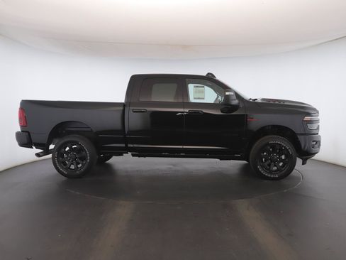 Used 2025 RAM 2500 Laramie AWD/4WD image 24