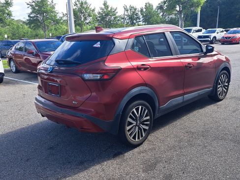 Certified 2021 Nissan Kicks SV FWD image 5