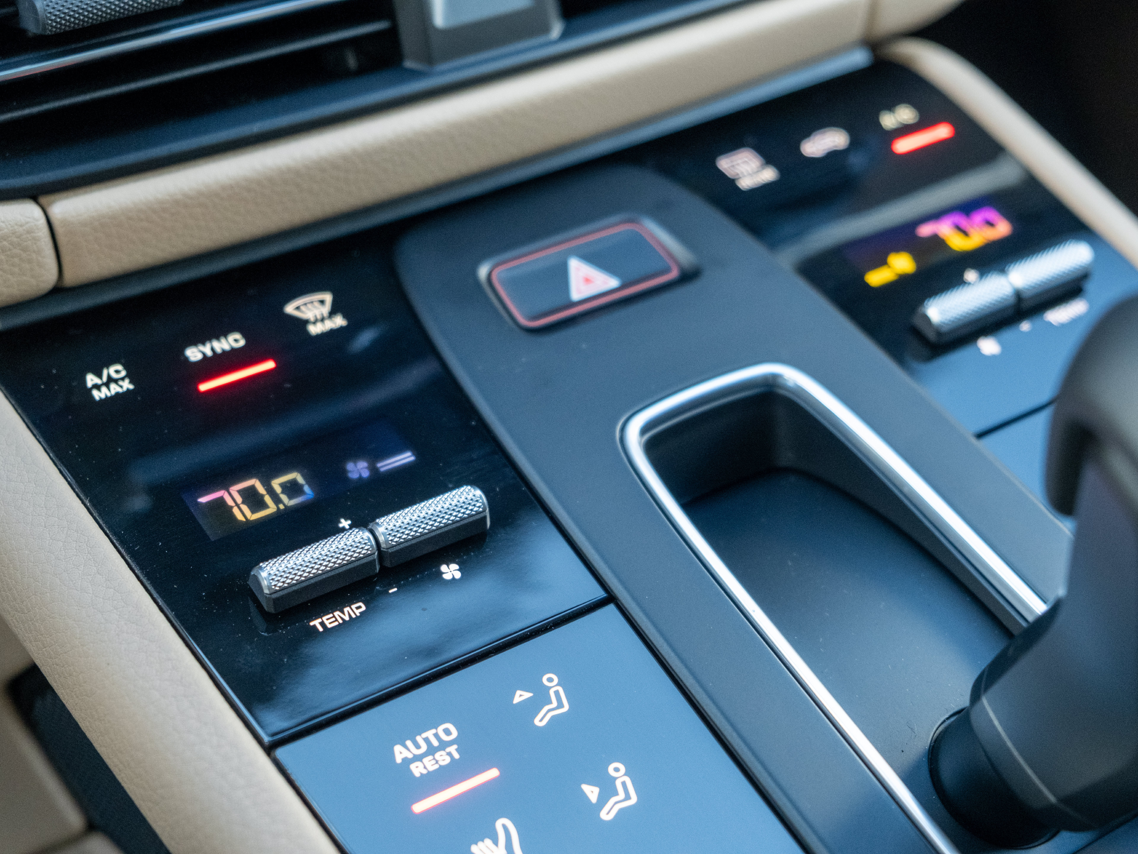 Certified 2026 Porsche Macan AWD/4WD image 32