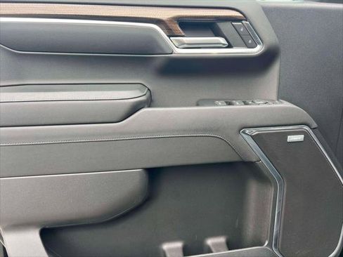 Used 2023 Chevrolet Silverado 1500 RST image 17