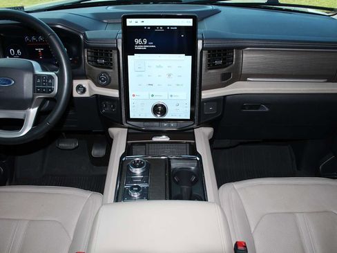 Used 2023 Ford Expedition Limited AWD/4WD image 30