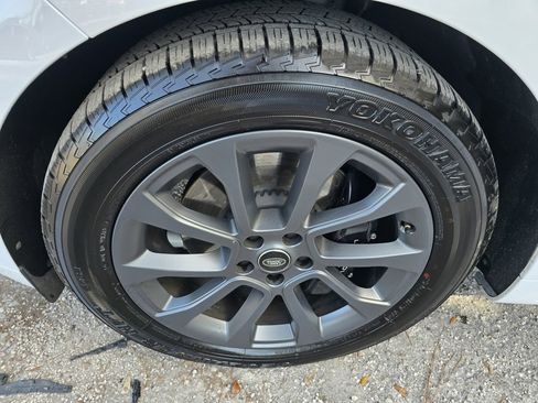 Used 2024 Land Rover Range Rover Sport Dynamic SE image 10