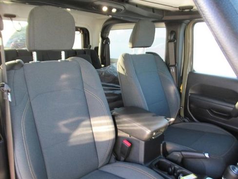 Certified 2025 Jeep Wrangler Willys image 8