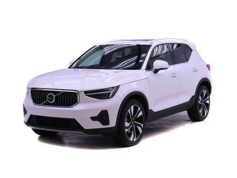 Certified 2024 Volvo XC40 B5 Plus w/ Protection Package Premier image 1