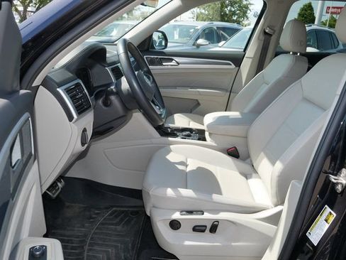 Certified 2022 Volkswagen Atlas SEL R-Line AWD/4WD image 13
