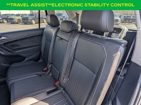Used 2023 Volkswagen Tiguan SE image 13