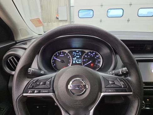 Used 2021 Nissan Kicks S FWD image 21