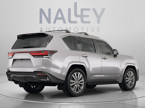 Used 2023 Lexus LX 600 4WD w/ Accessory Package (Z1) image 3