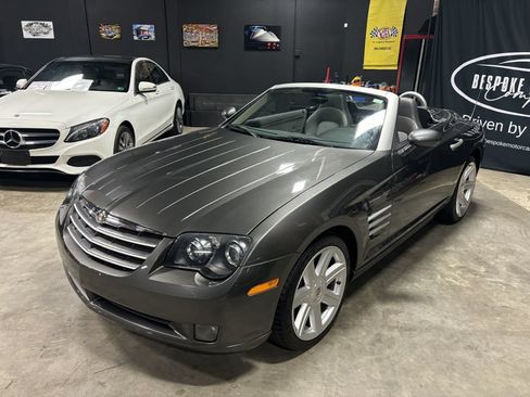 Used 2005 Chrysler Crossfire Limited RWD image 2