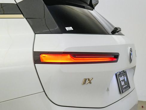Used 2026 BMW iX xDrive60 AWD/4WD image 12