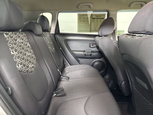 Used 2011 Kia Soul + image 21