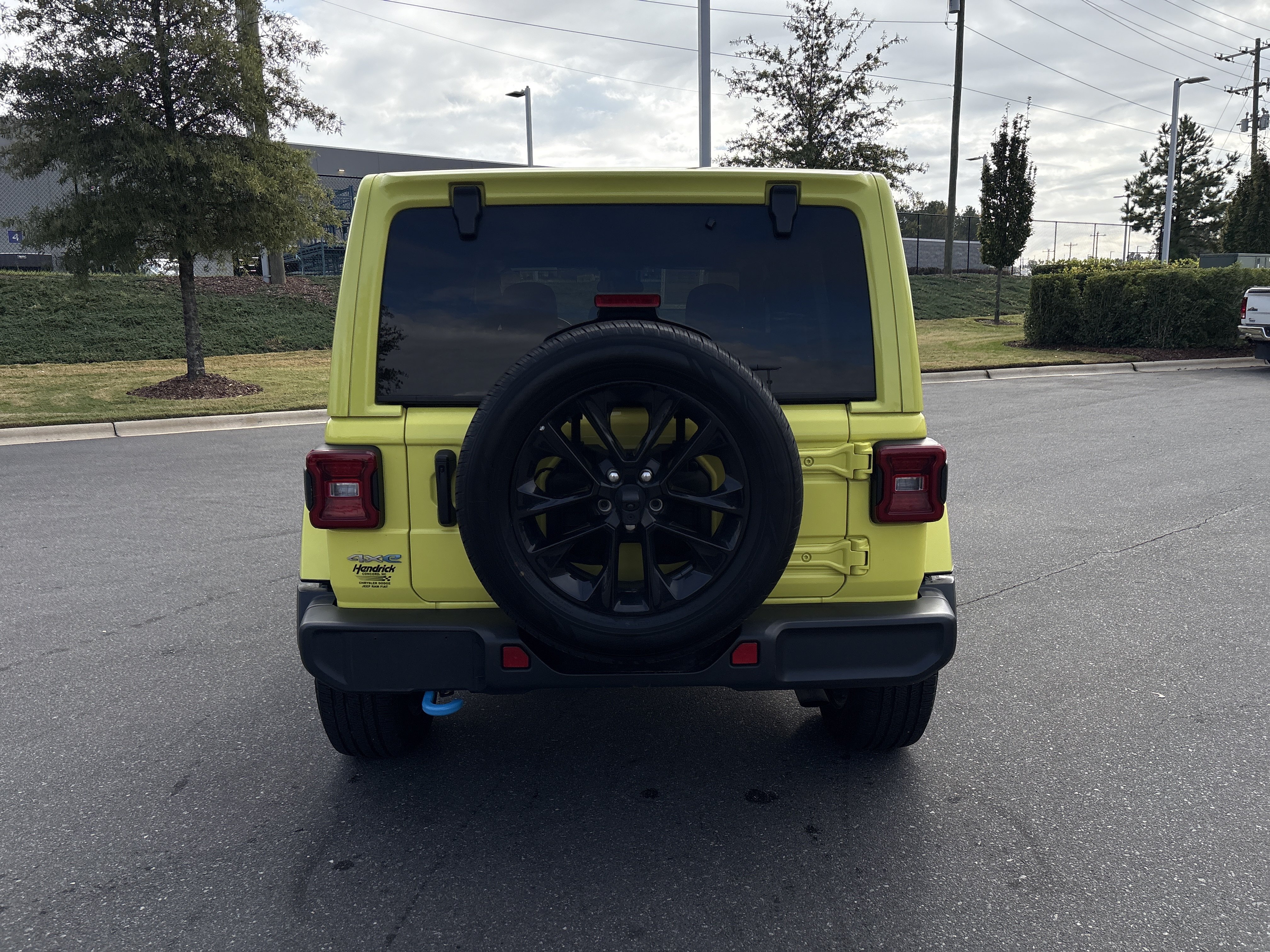 Used 2024 Jeep Wrangler Unlimited Sahara AWD/4WD image 8
