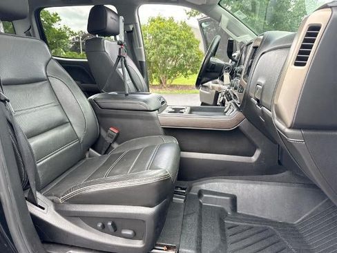 Used 2019 GMC Sierra 2500 Denali w/ Duramax Plus Package AWD/4WD image 29