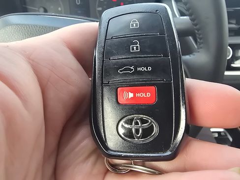 Used 2023 Toyota Corolla SE w/ Carpet Mat Package (TMS) AWD/4WD image 20