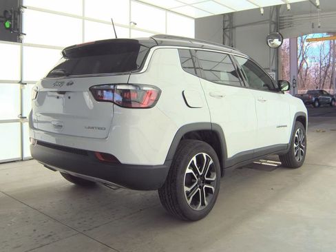 Used 2023 Jeep Compass Limited image 6
